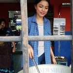 cantik-gadis-penjual-sayuran-pedas-ini