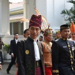 Jokowi dan JK Berpakaian adat pada HUT RI ke 72