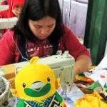 Salah satu pembuat Maskot AG-2018 ada di Malang